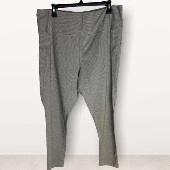 𝅺DANSKIN Striped Athl. Leggings - Picture 2 of 4